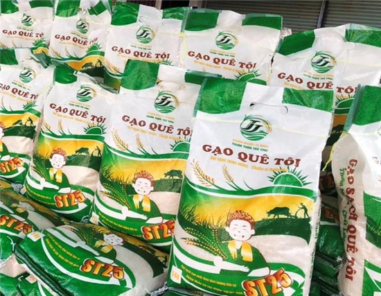 Trà Cú: Hỗ trợ hệ thống cân, may bao gạo bán tự động cho doanh nghiệp tư nhân Thuận Thiên, xã Ngọc Biên