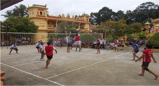 Trung tâm Văn hóa - Thông tin và thể thao huyện Trà Cú: Tổ chức Giải bóng chuyền tứ hùng mừng lễ Sêne Đôlta năm 2020